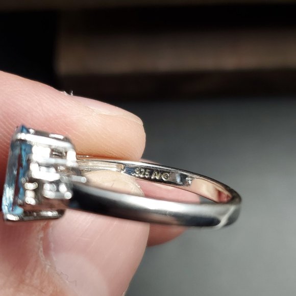 Size 8 Sterling Silver Beautiful Oval Topaz With Diamonds Ring - Picture 5 of 8